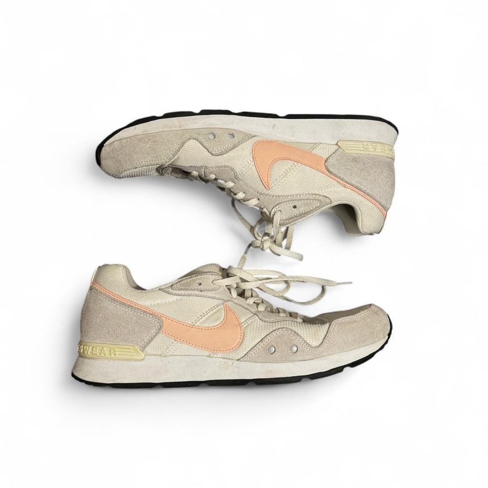 Nike Venture Runner Women’s Shoes 
VTG 80s 90s Running Off White Coral